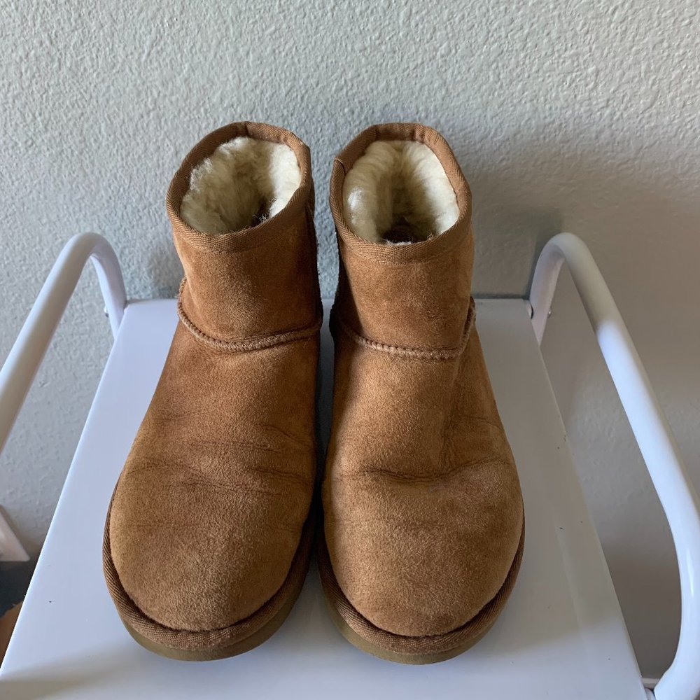 UGG Classic Mini